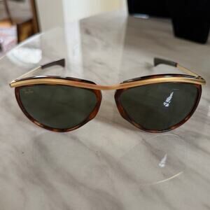 Vintage Ray Ban Olympian Brown Tortoiseshell Gold Band Aviator Sunglasses